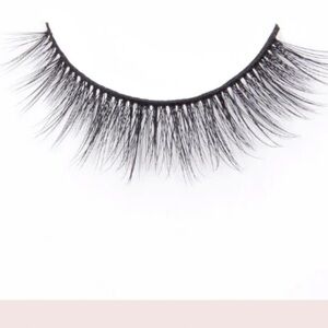 NEW❗️Doe Lashes and Beautiful Bow Animal Print Nail Set